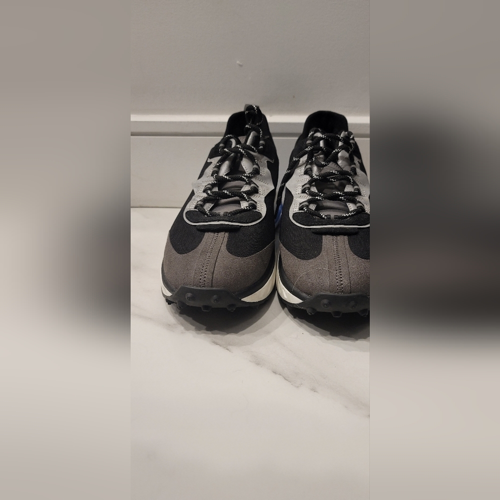 Sneakers - Picture 4 of 4